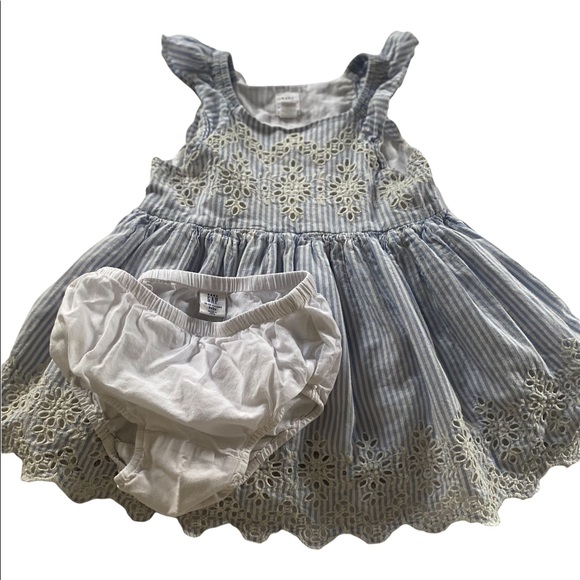 BABY GAP LIGHT BLUE AND WHITE STRIPED FLUTTER DRESS 18-24 MONTHS - Picture 6 of 8